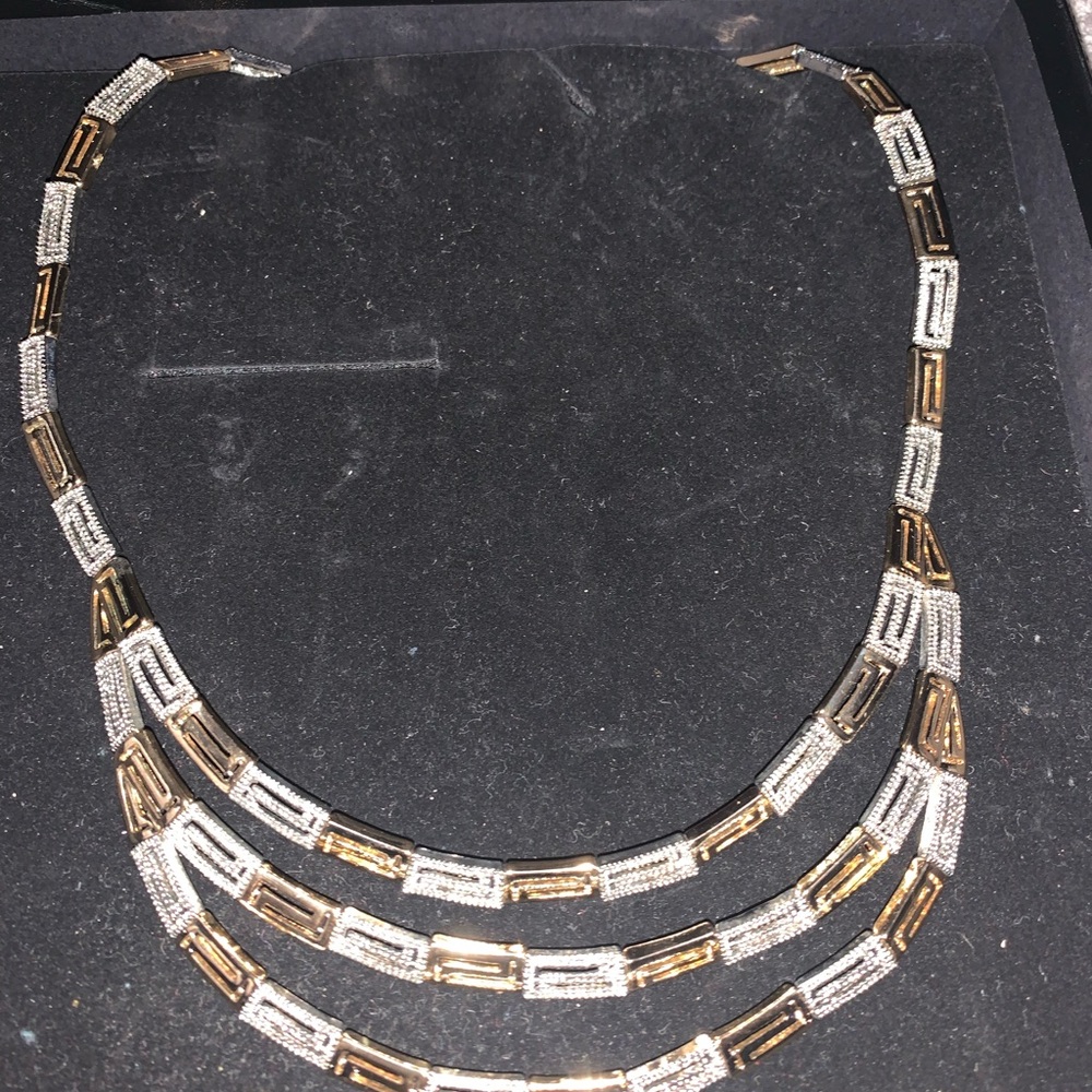 Necklaces - Picture 3 of 4